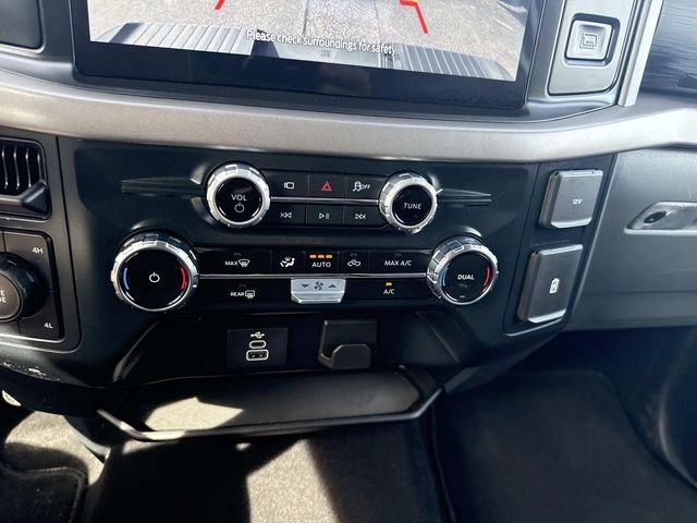 Used 2025 Atlas Blue Metallic Ford XLT image 32