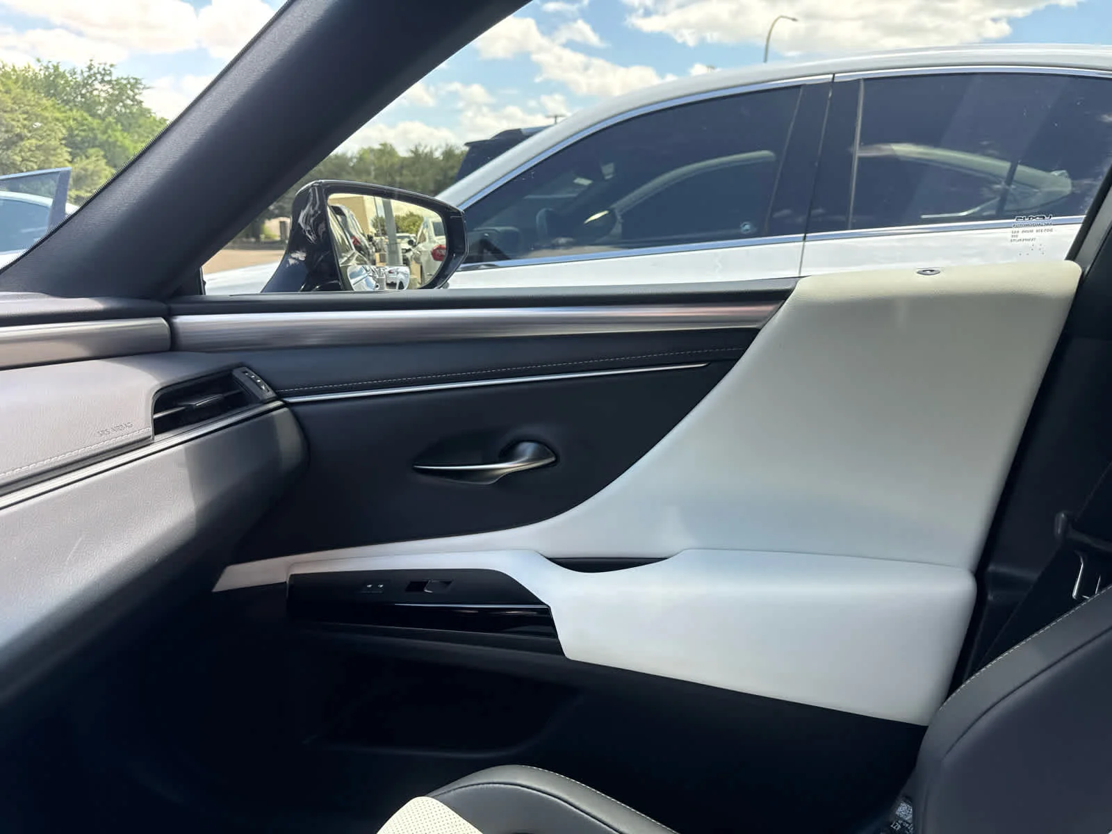 Used 2023 Obsidian Lexus F SPORT Handling image 15
