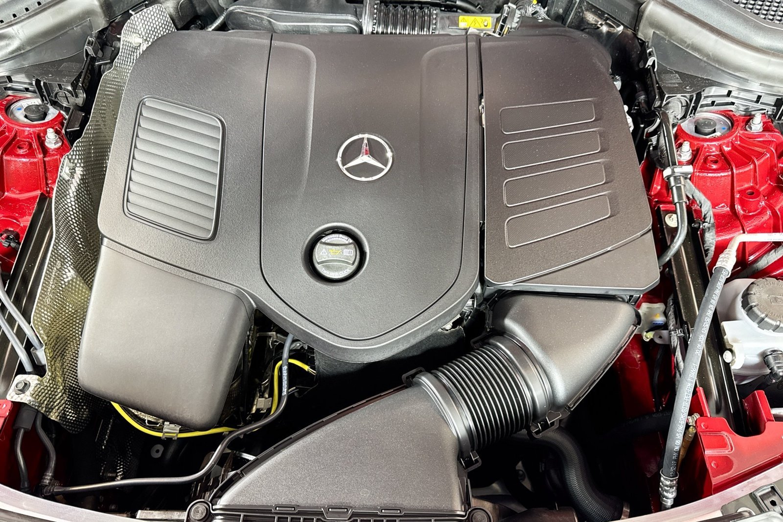 New 2026 MANUFAKTUR Patagonia Red Metallic Mercedes-Benz GLC 300 image 28
