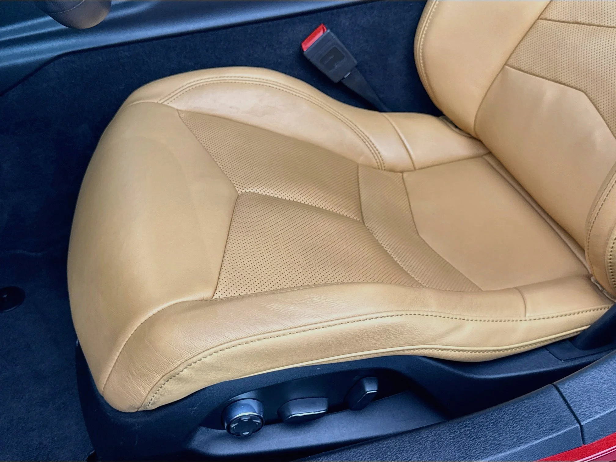 Used 2023 Red Mist Metallic Tintcoat Chevrolet 2LT image 22