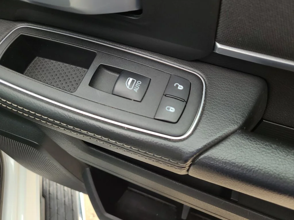 Used 2024 White Ram Big Horn image 9