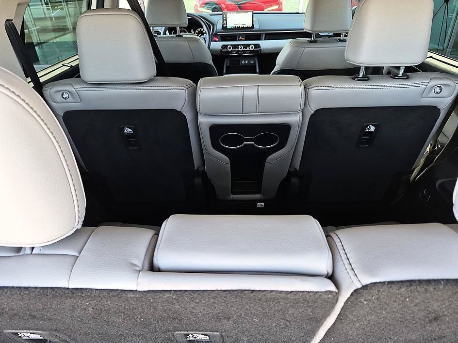 Used 2025 Platinum White Pearl Honda Touring image 32