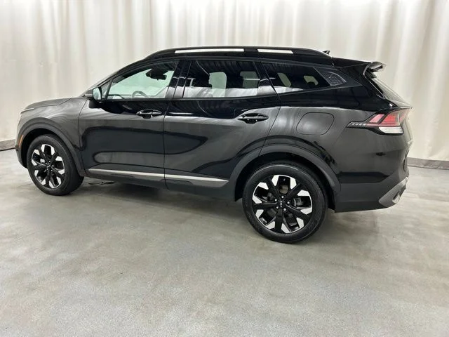Used 2023 Black Kia X-Line image 3