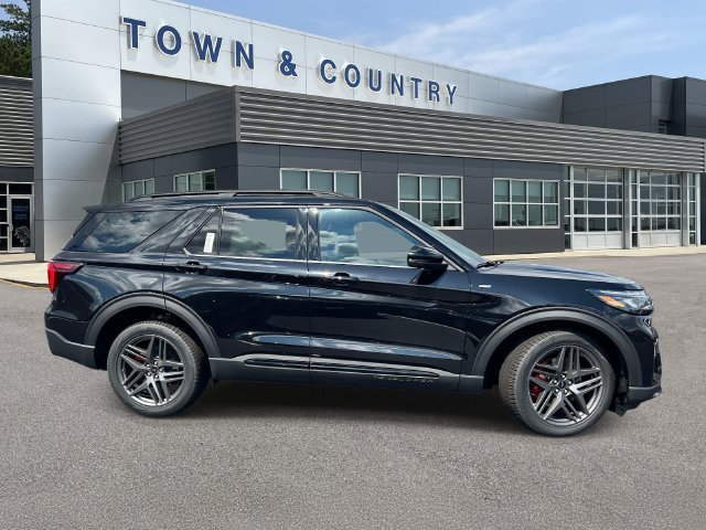 New 2026 Agate Black Metallic Ford ST-Line image 3