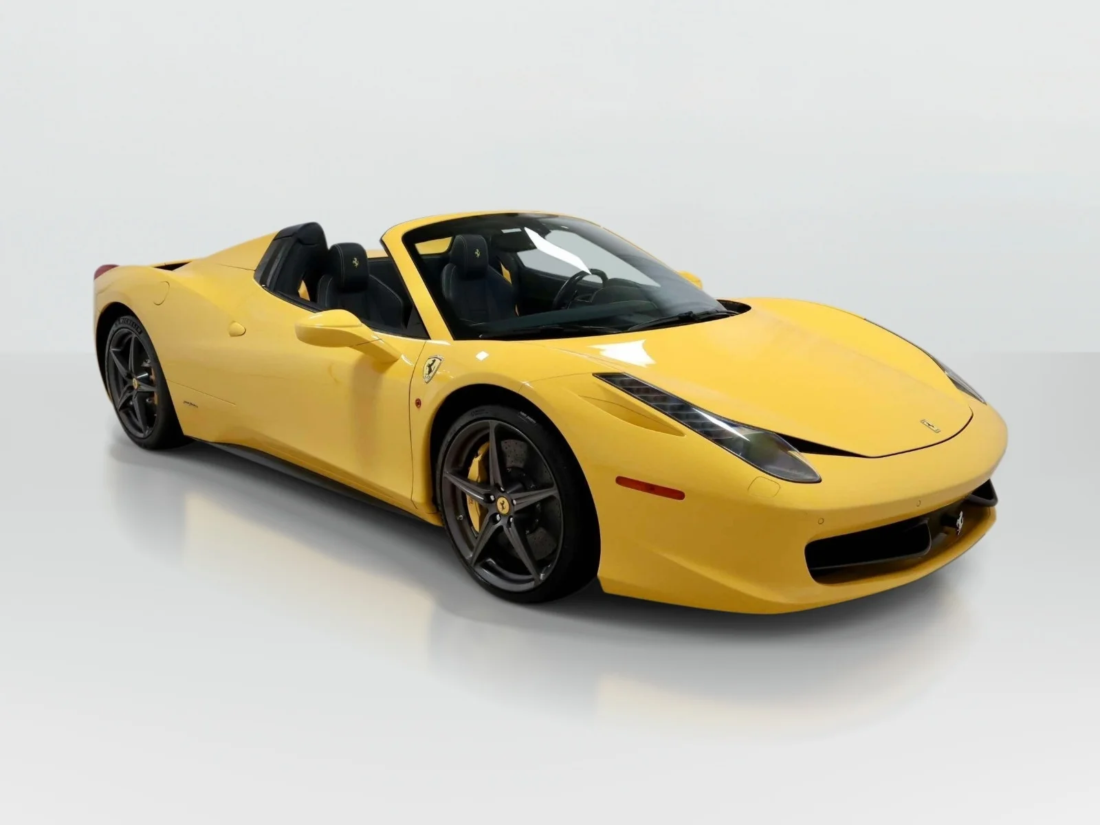 Used 2013 Giallo Modena Ferrari 2dr Conv image 7