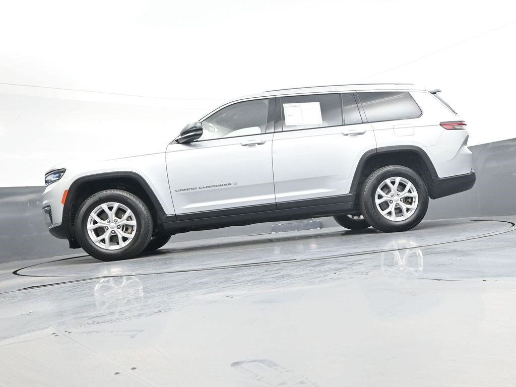Used 2023 Silver Zynith Jeep Limited image 44