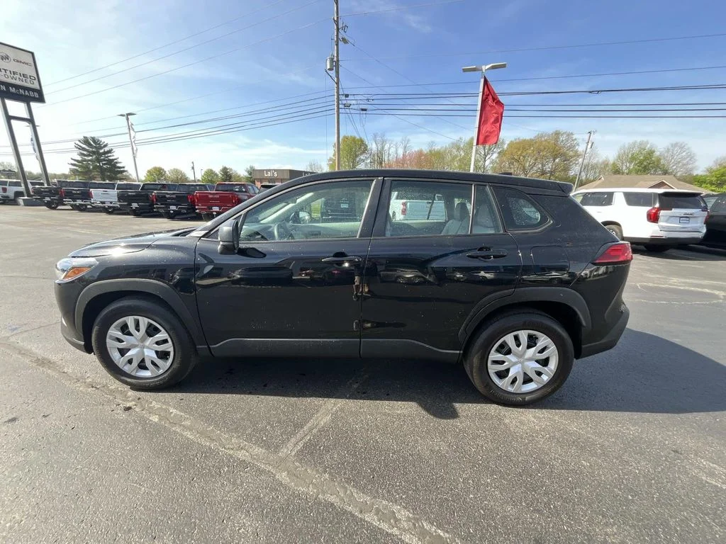 Used 2025 Black Toyota L image 4