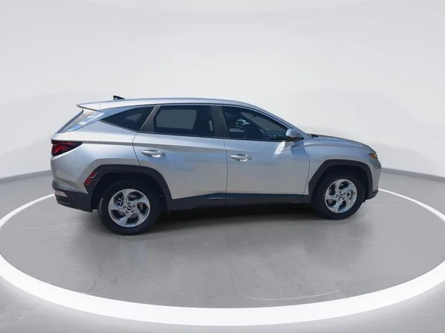 Used 2024 Silver Hyundai SE image 9