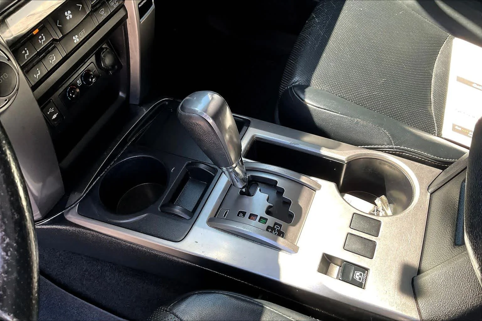 Used 2014 Blizzard Pearl Toyota Limited image 16