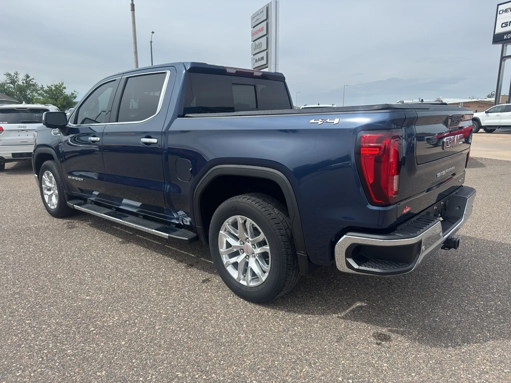 Used 2021 Pacific Blue Metallic GMC SLT image 8