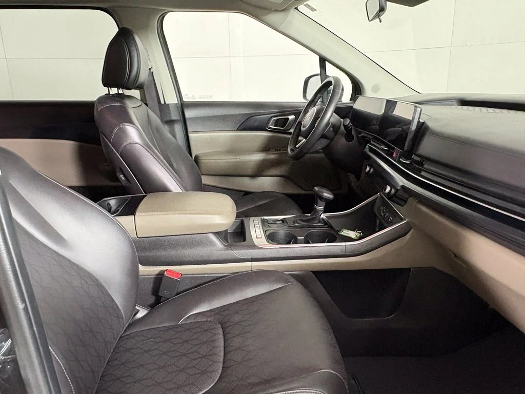 Used 2025 Gray Kia LXS image 14