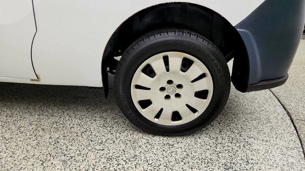 Used 2016 Bright White Ram 122