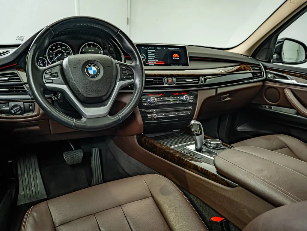 Used 2015 Black Sapphire Metallic BMW xDrive35i image 32