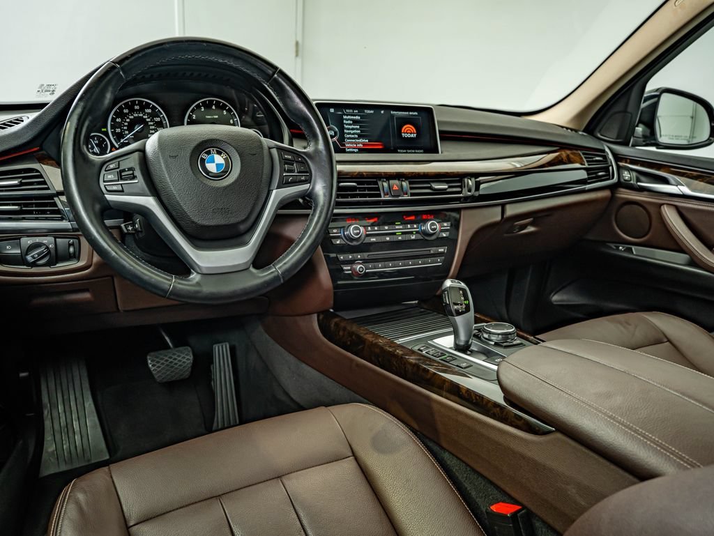 Used 2015 Black Sapphire Metallic BMW xDrive35i image 32