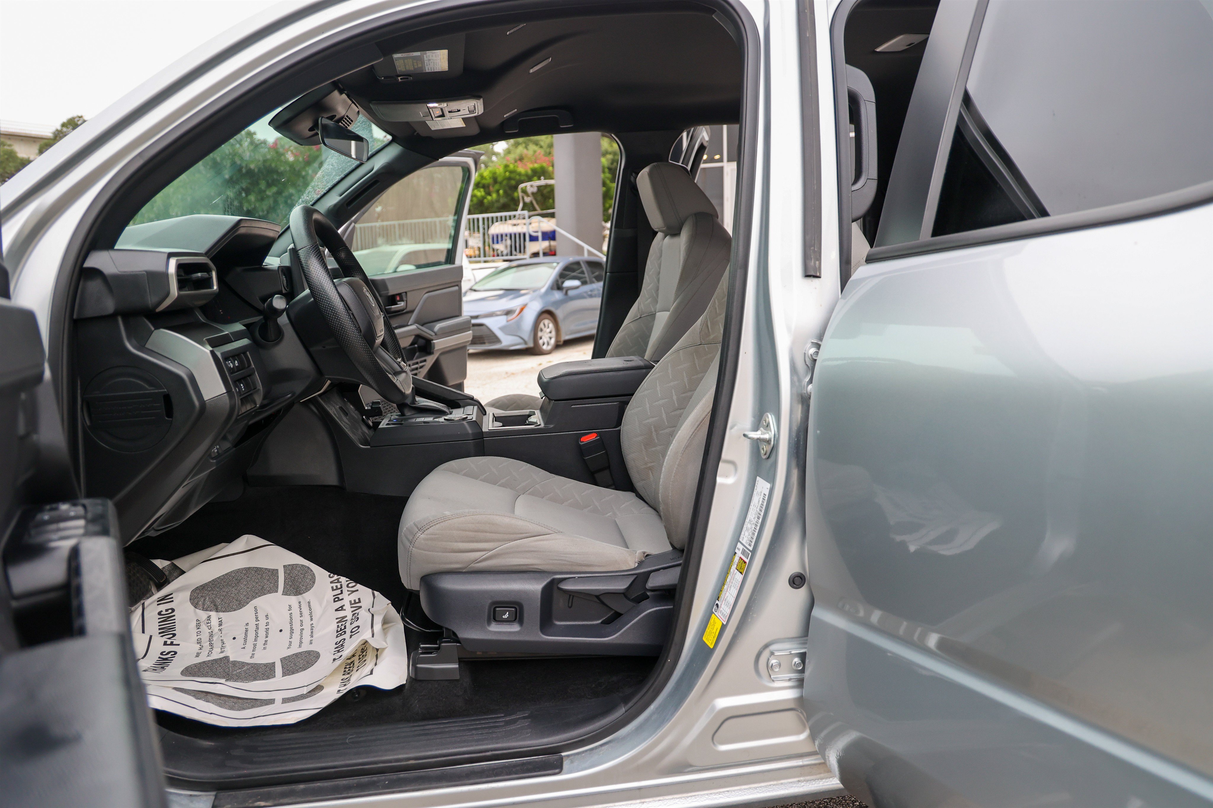Used 2025 Silver Toyota SR5 image 29