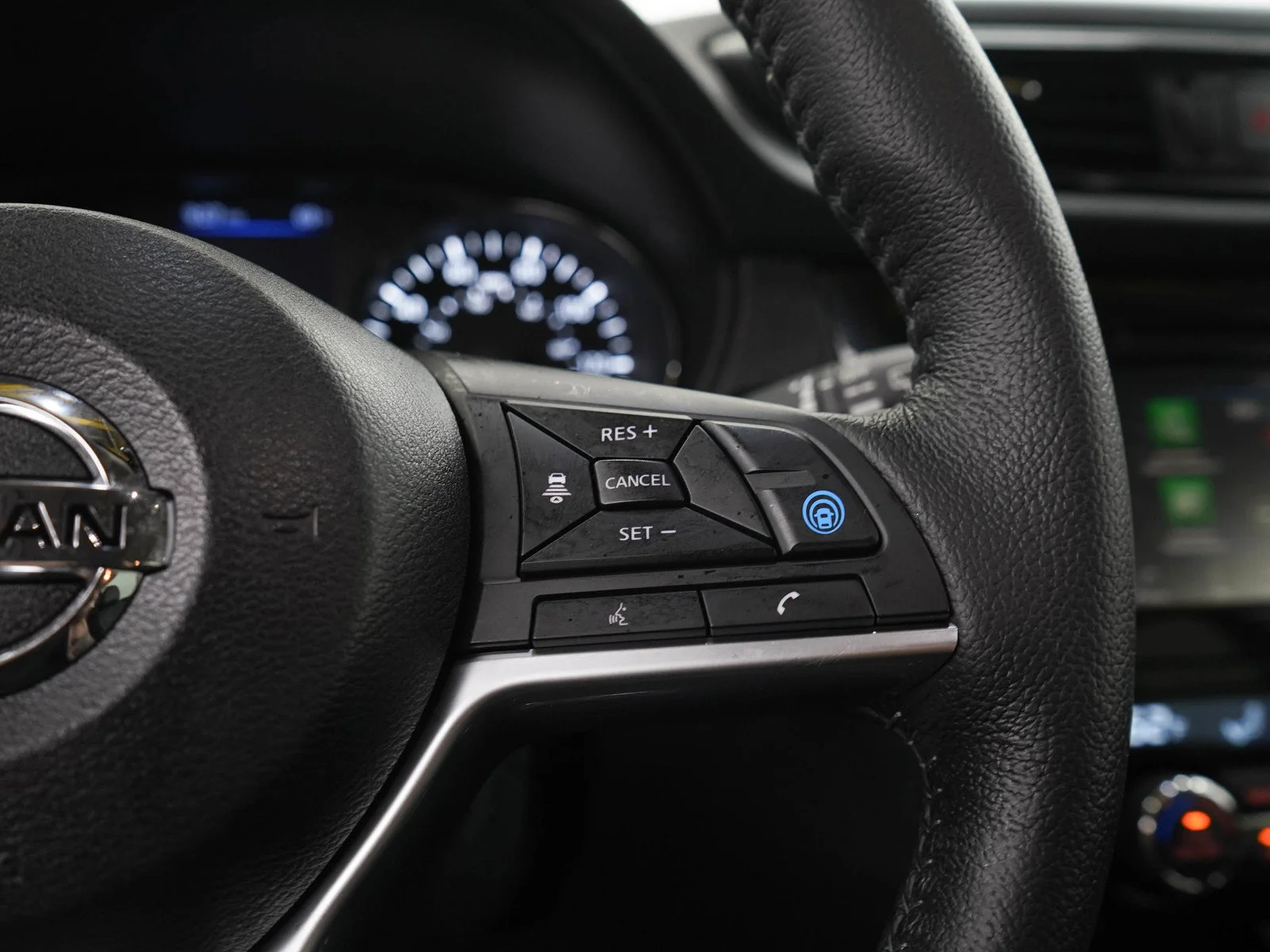 Used 2020 Gun Metallic Nissan SL image 28