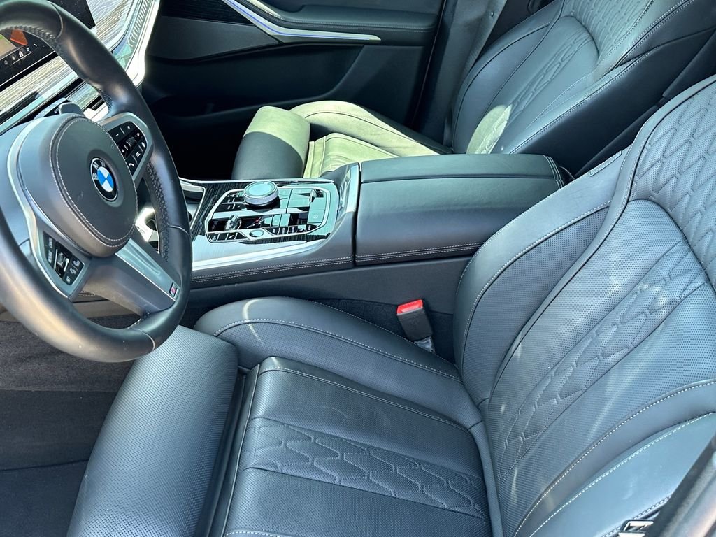 Used 2024 Gray Metallic BMW xDrive40i image 11