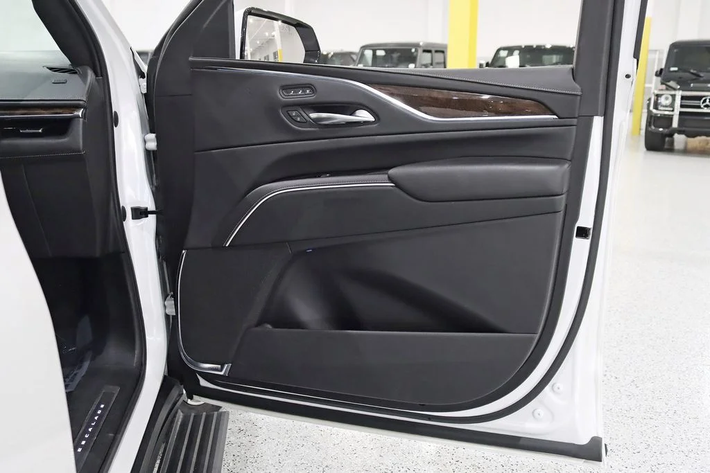 Used 2023 White Cadillac Sport Platinum image 42