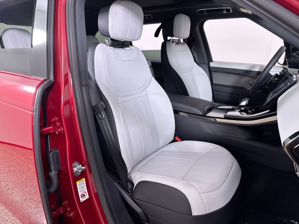 New 2026 Firenze Red Land Rover Dynamic SE image 22