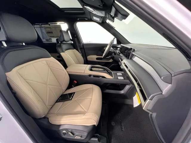 New 2027 White Kia EX image 41