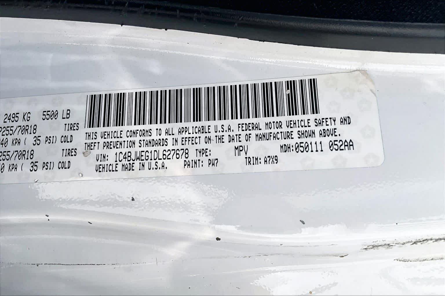Used 2013 Bright White Jeep Sahara image 32