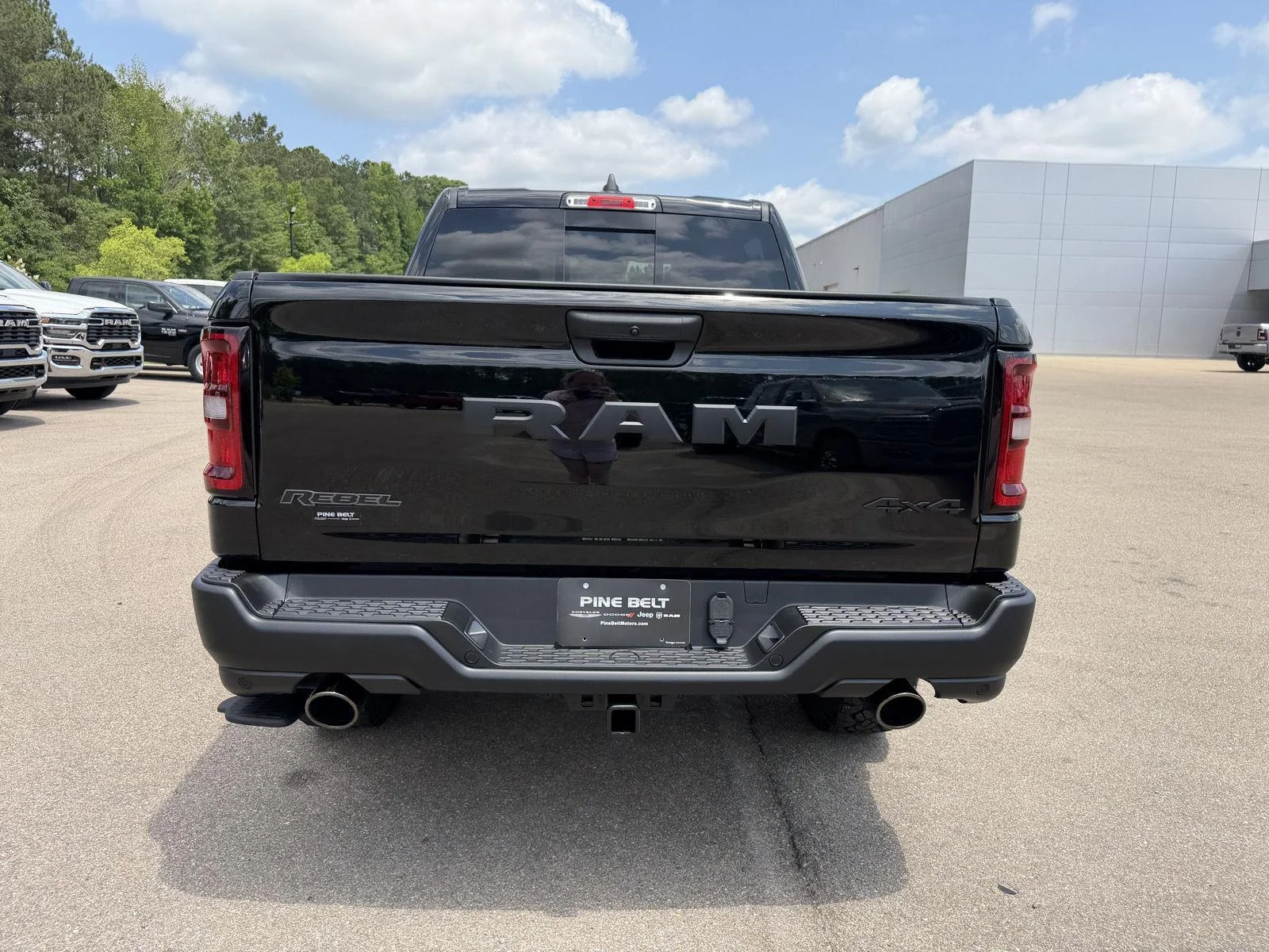 New 2026 Diamond Black Crystal Pearl-Coat Exterior Paint RAM Rebel image 5