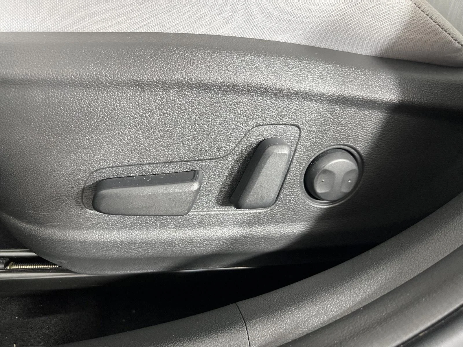 Used 2023 Cyber Silver Hyundai SEL image 13
