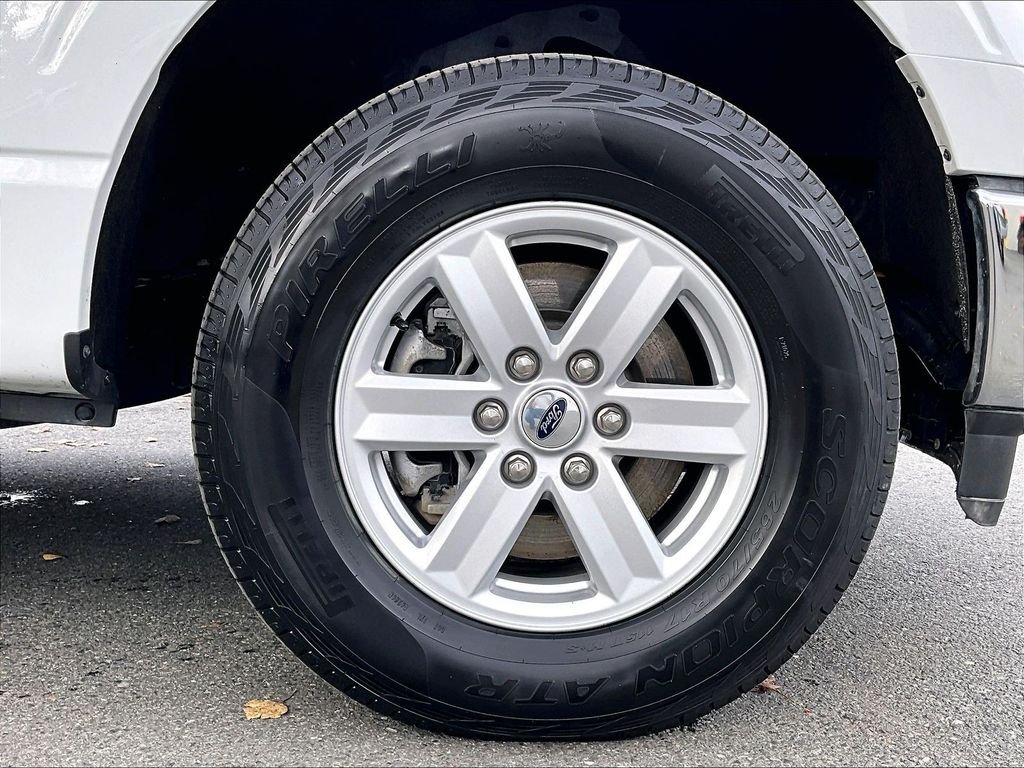 Used 2023 Oxford White Ford XLT image 9