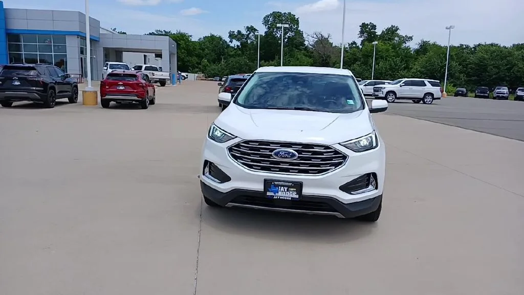 Used 2022 White Ford SEL image 3