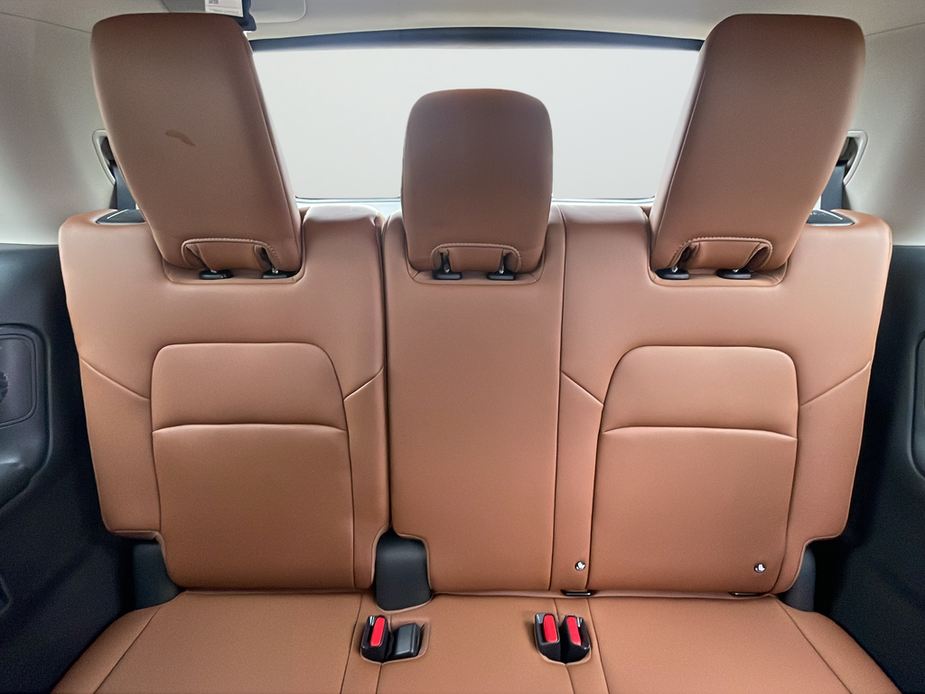 Used 2023 Red Nissan Platinum image 39