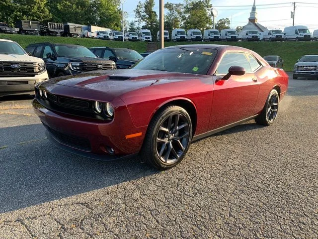 Used 2023 Red Dodge SXT image 4