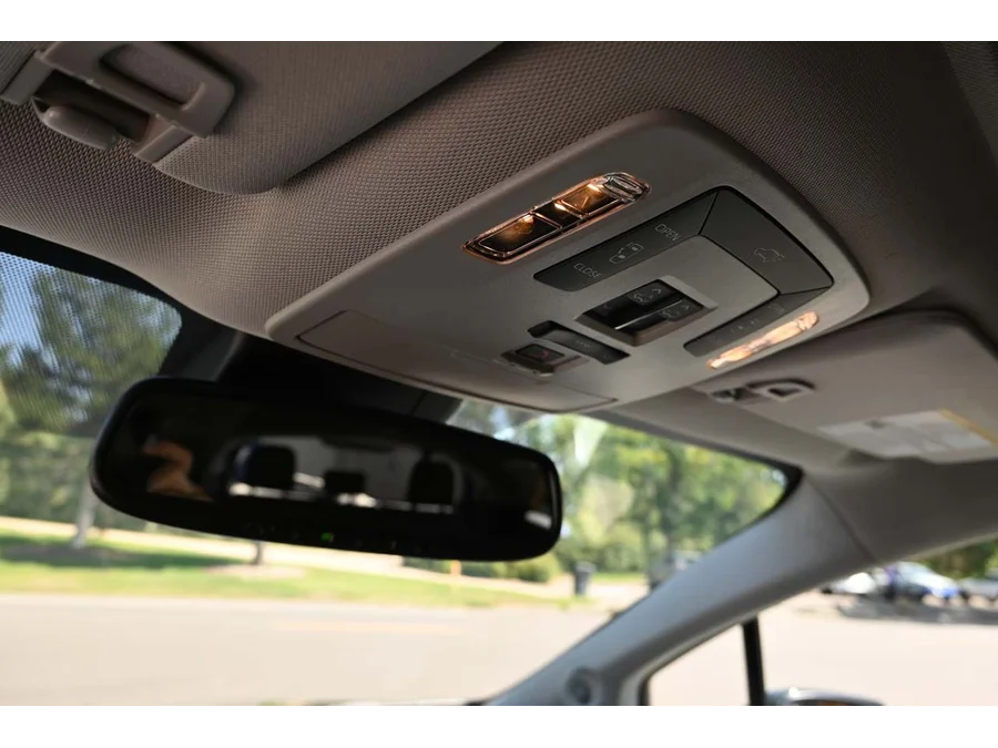 2025 Toyota Sienna XLE - Photo 31