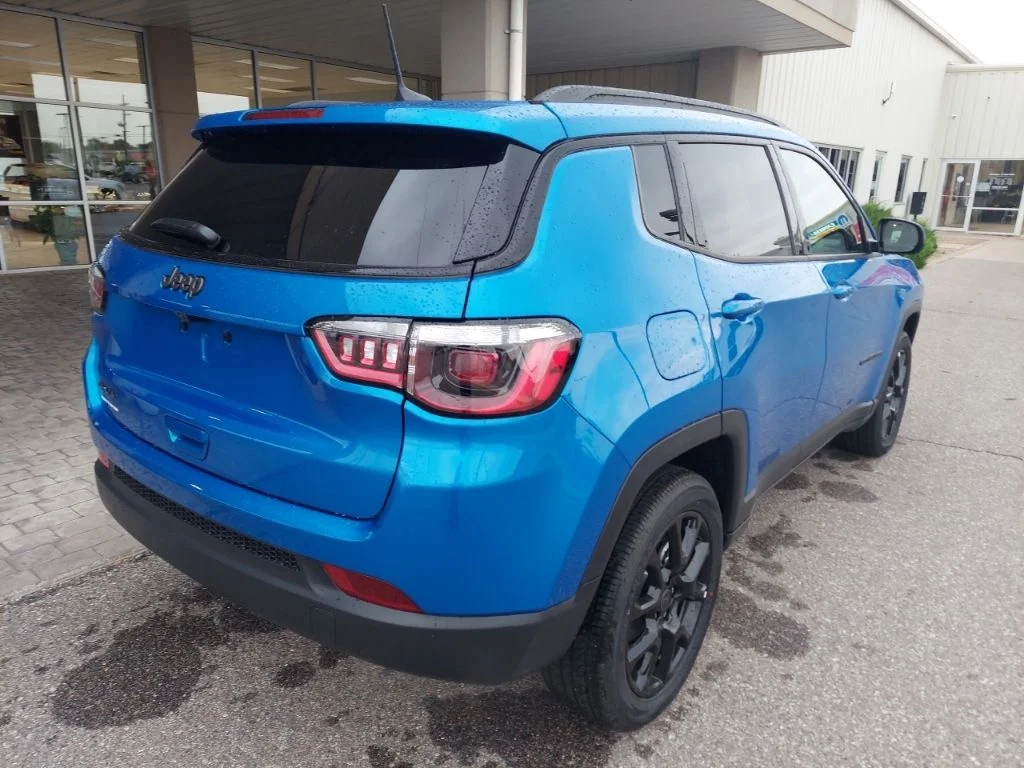 New 2026 Hydro Blue Pearlcoat Jeep Latitude image 7