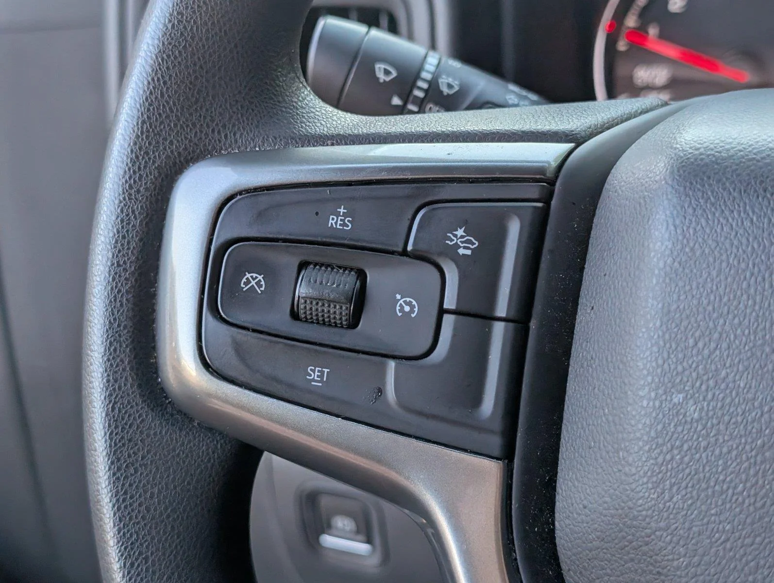 Used 2022 SHADOW GRAY METALLIC Chevrolet Custom image 27