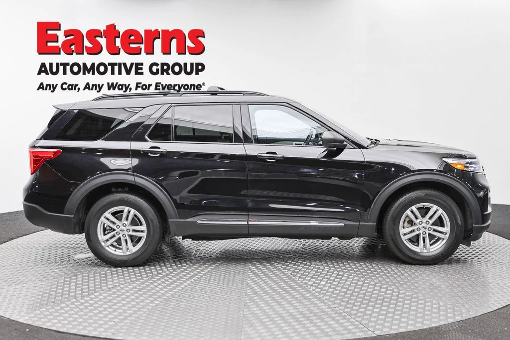 Used 2022 Black Ford XLT image 4