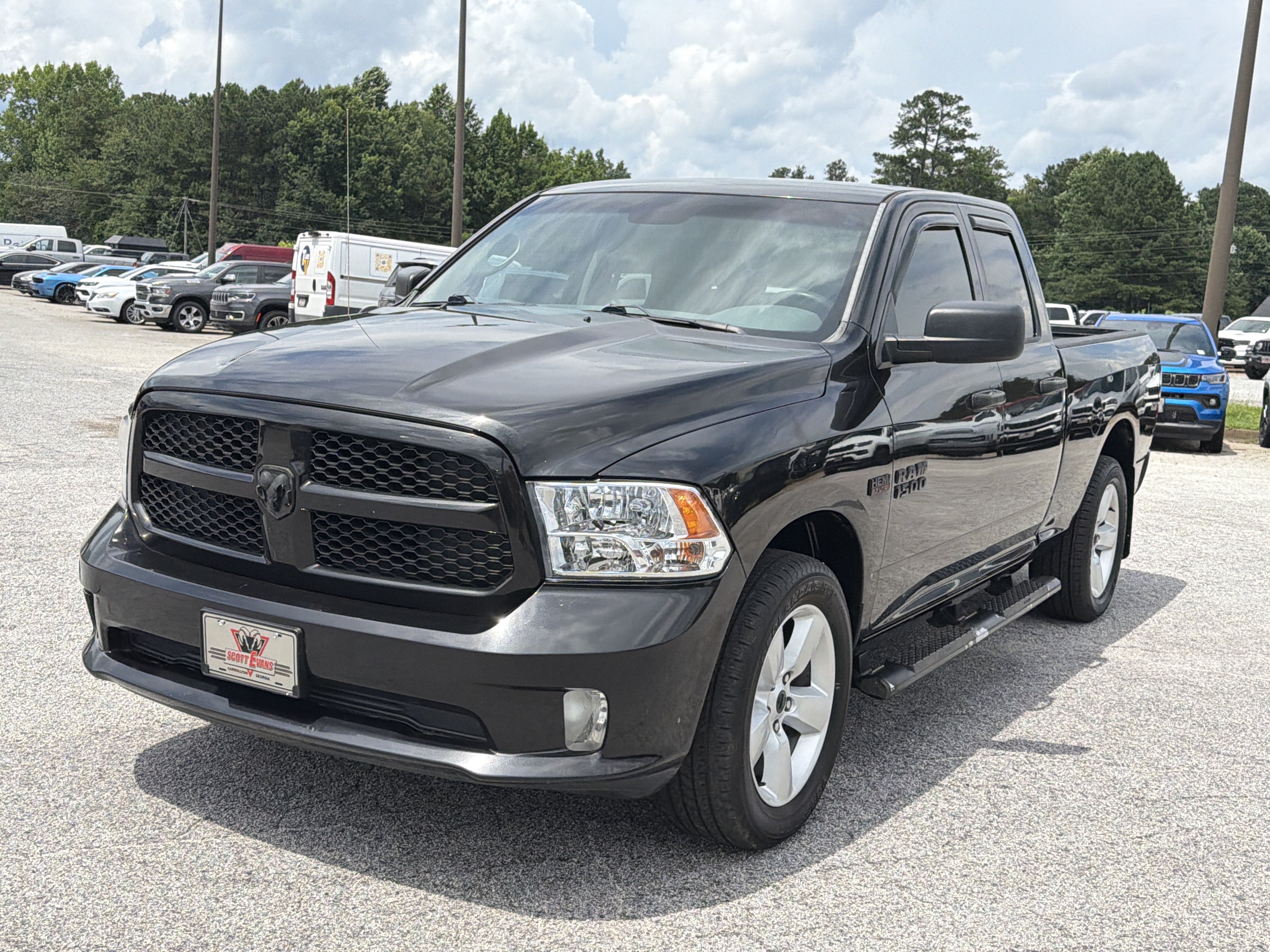 Used 2016 Brilliant Black Crystal Pearlcoat Ram Tradesman image 4