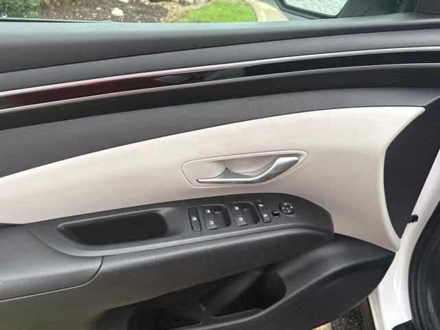 Used 2024 White Hyundai SEL image 23