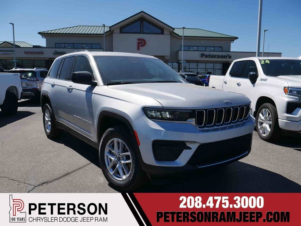 2026 Jeep Grand Cherokee Laredo X 4x4's photo