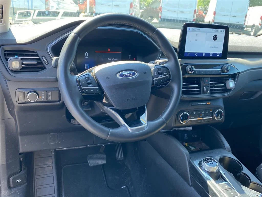 Used 2023 Iconic Silver Ford Active image 3