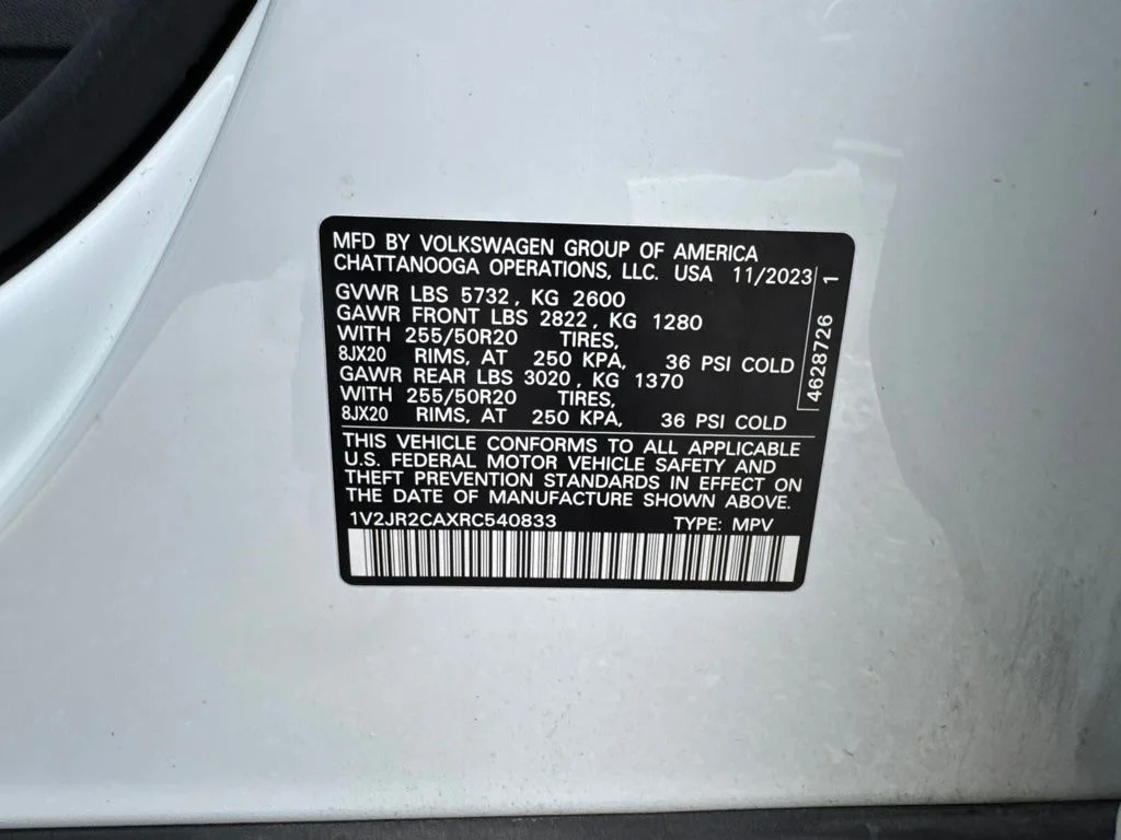 Used 2024 White Volkswagen 2.0T SE w/Technology image 14