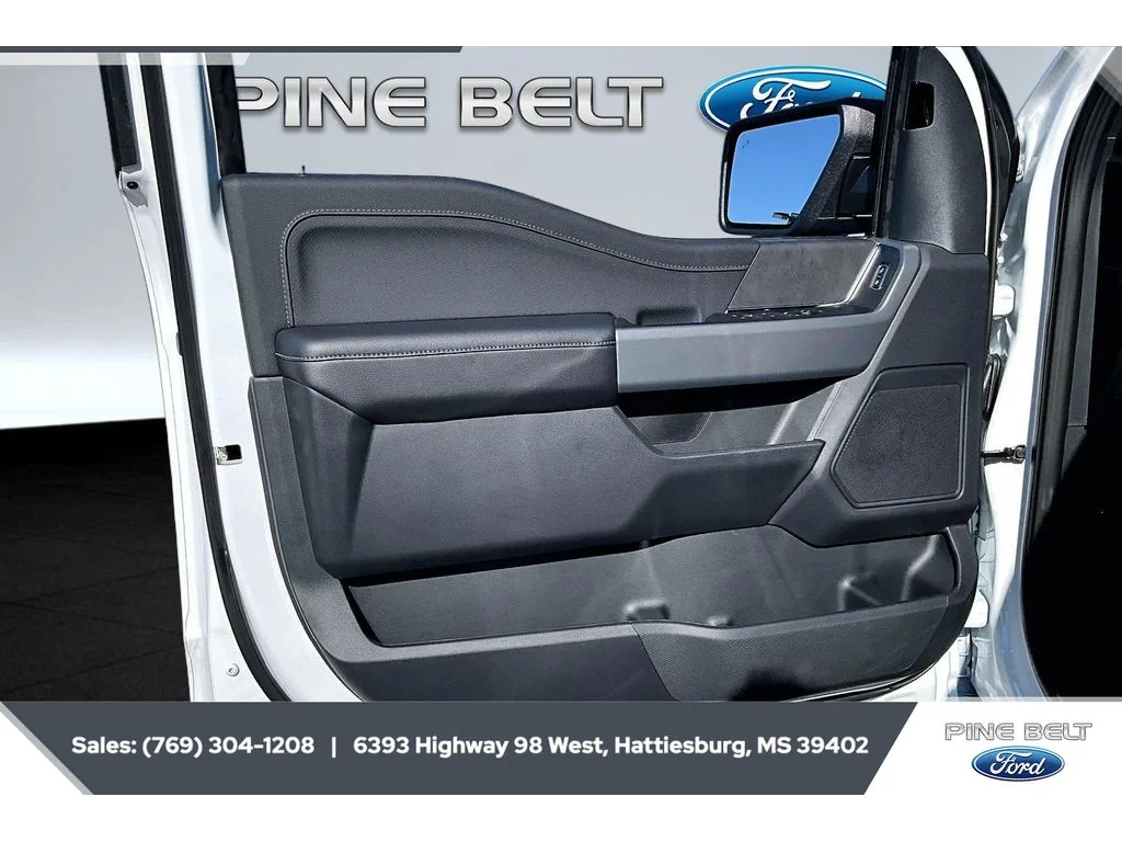 New 2026 Oxford White Ford XLT image 18