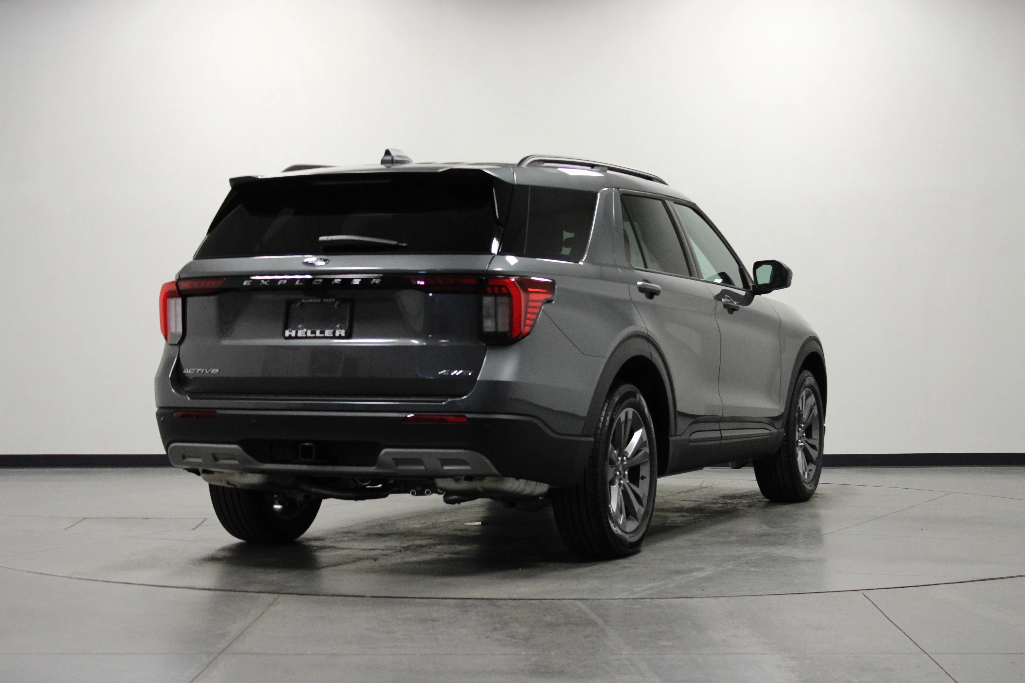 New 2026 Carbonized Gray Metallic Ford Active image 4