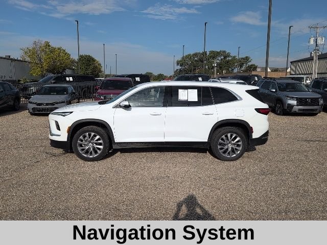 Used 2025 Summit White Buick Preferred image 3