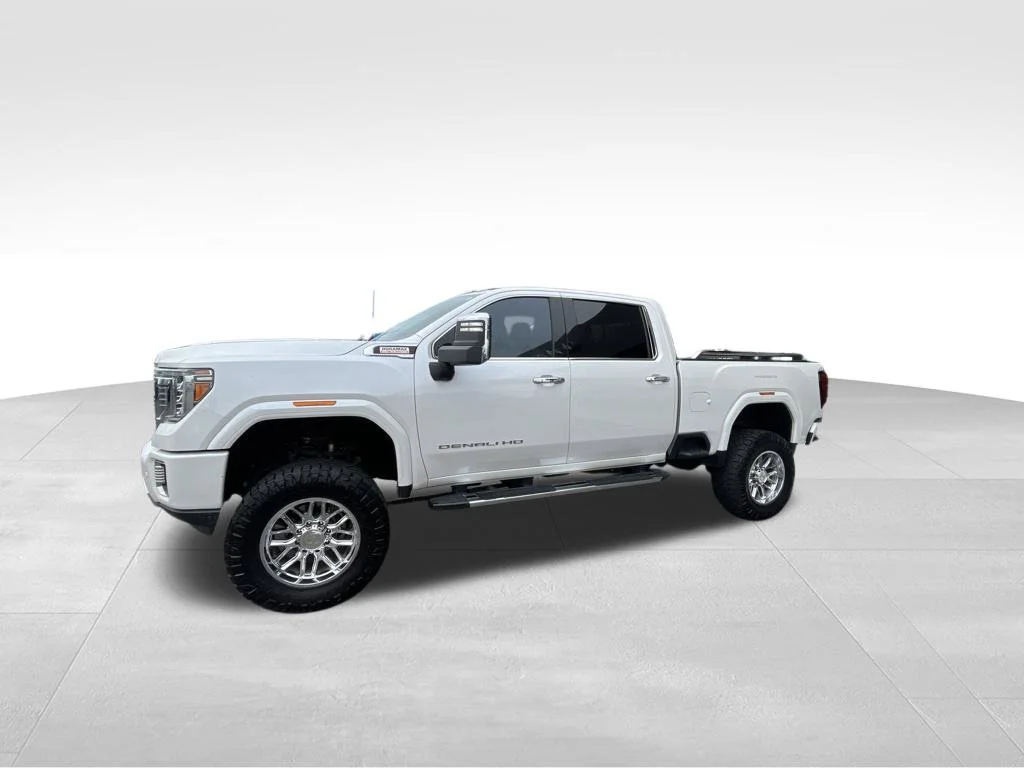 Used 2020 White GMC Denali image 2