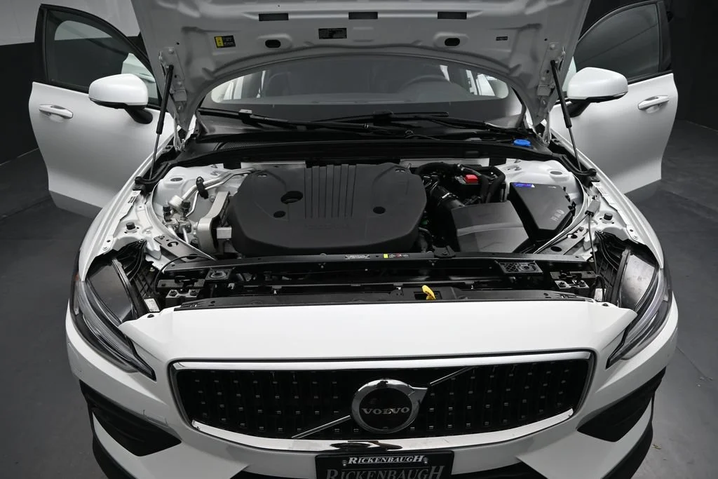 Certified Used 2026 Crystal White Volvo Plus image 19