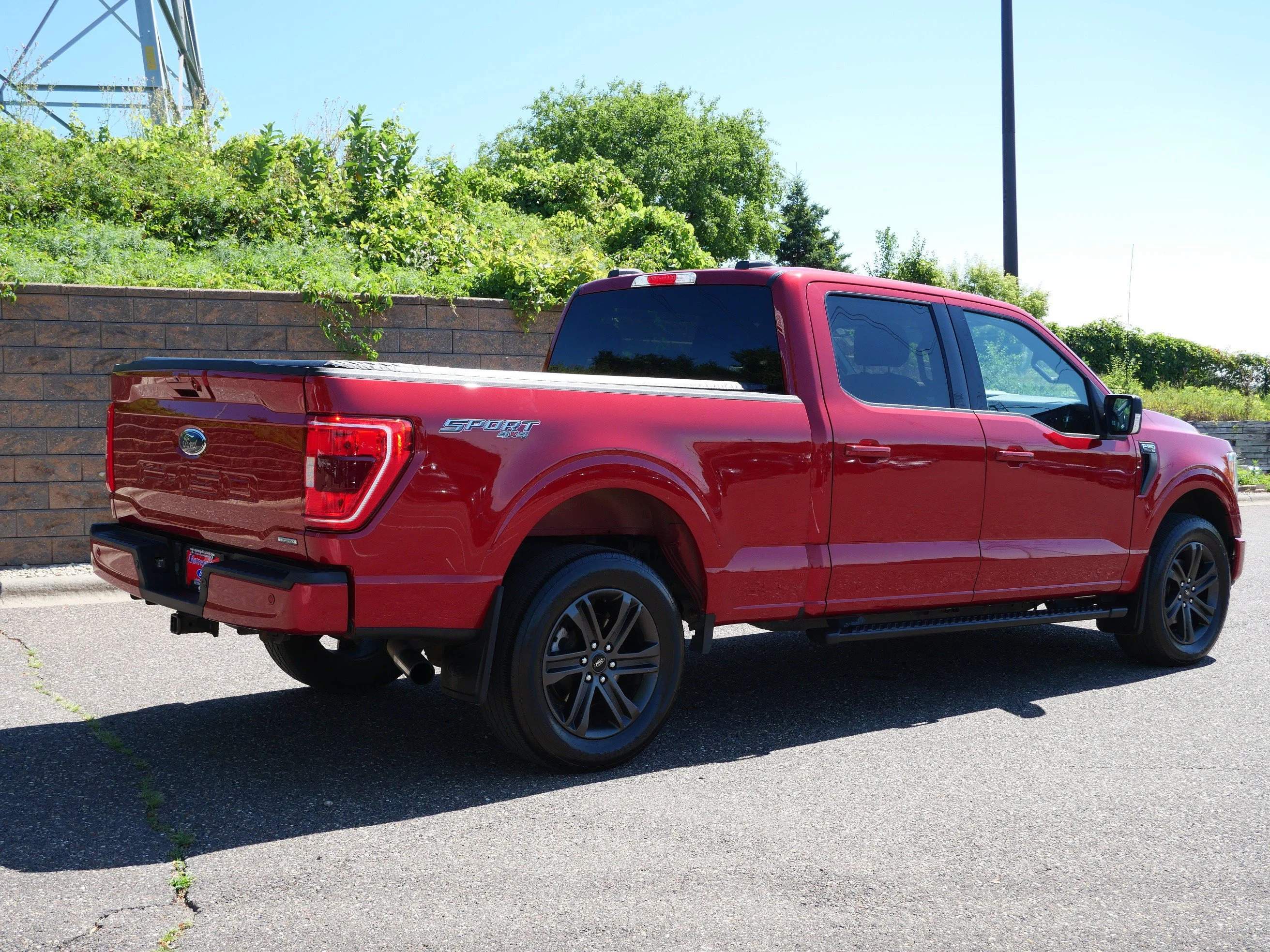 Used 2021 Rapid Red Metallic Tinted Clearcoat Ford XLT image 6