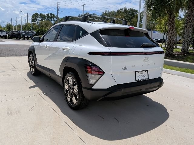 Used 2024 White Hyundai SEL image 11