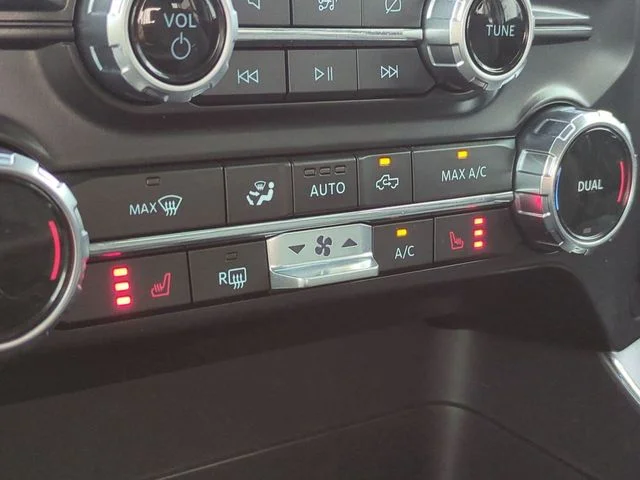Certified Used 2024 Oxford White Ford XLT image 23