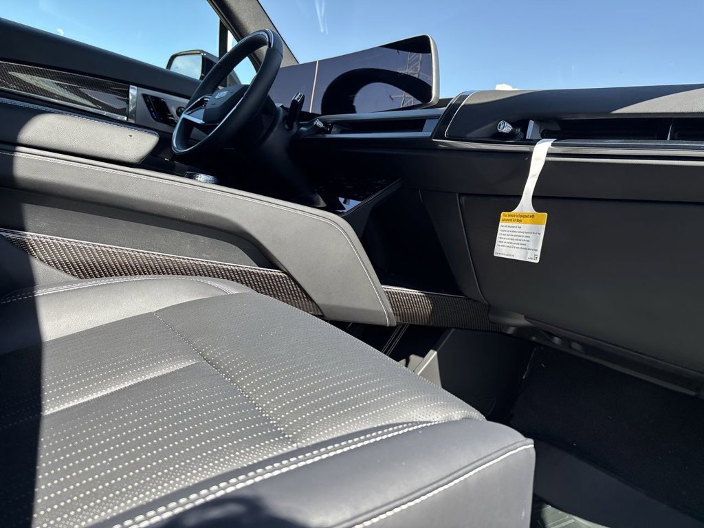 2027 Cadillac VISTIQ Sport - Photo 32