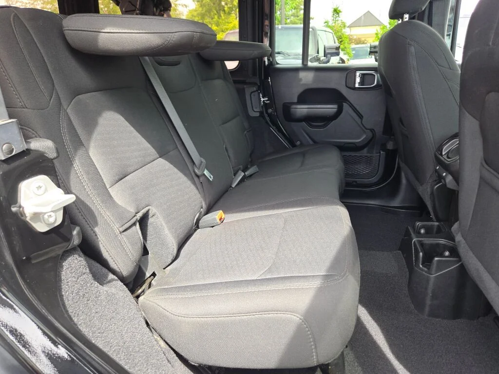 Used 2020 Black Jeep Unlimited Sport image 10